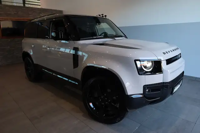 Land Rover Defender P300e X-Dynamic SE 2.0 PHEV
