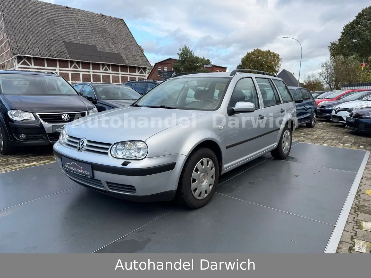 Volkswagen Golf 1.6 Trendline Variant Ahk/Klima/Shzg Silber - 1