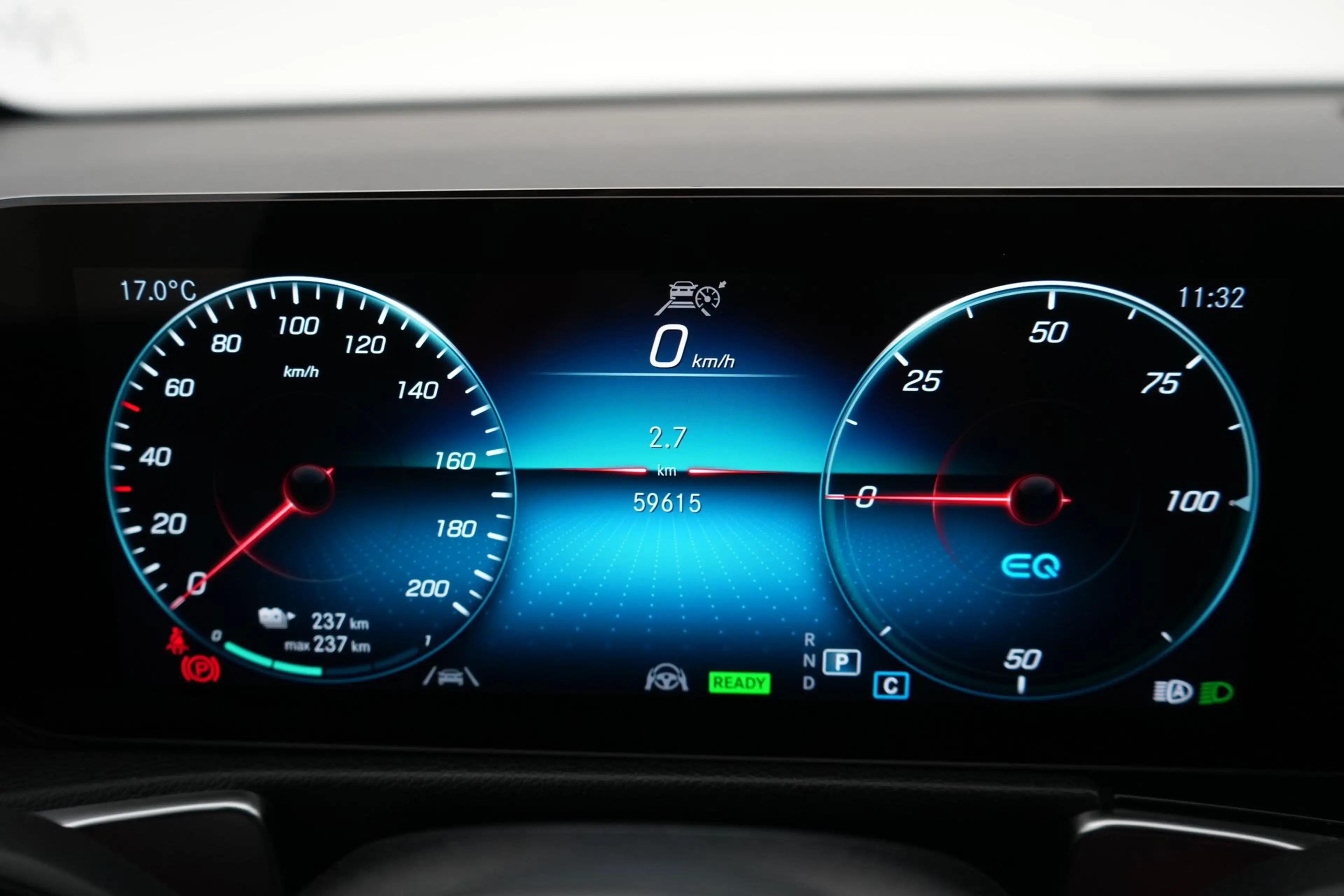 Mercedes-Benz EQB 250 Business Line LEDER/STOF LED GPS PDC CAM Carplay V — photo 14
