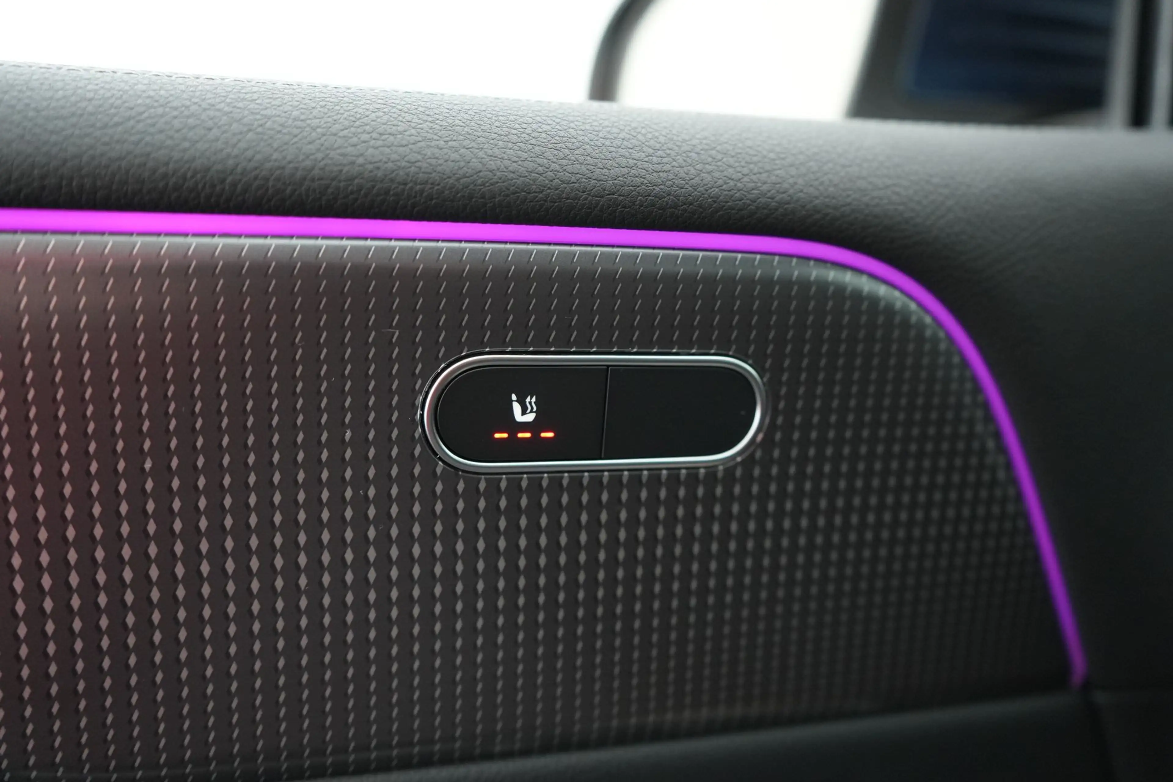 Mercedes-Benz EQB 250 Business Line LEDER/STOF LED GPS PDC CAM Carplay V — photo 26