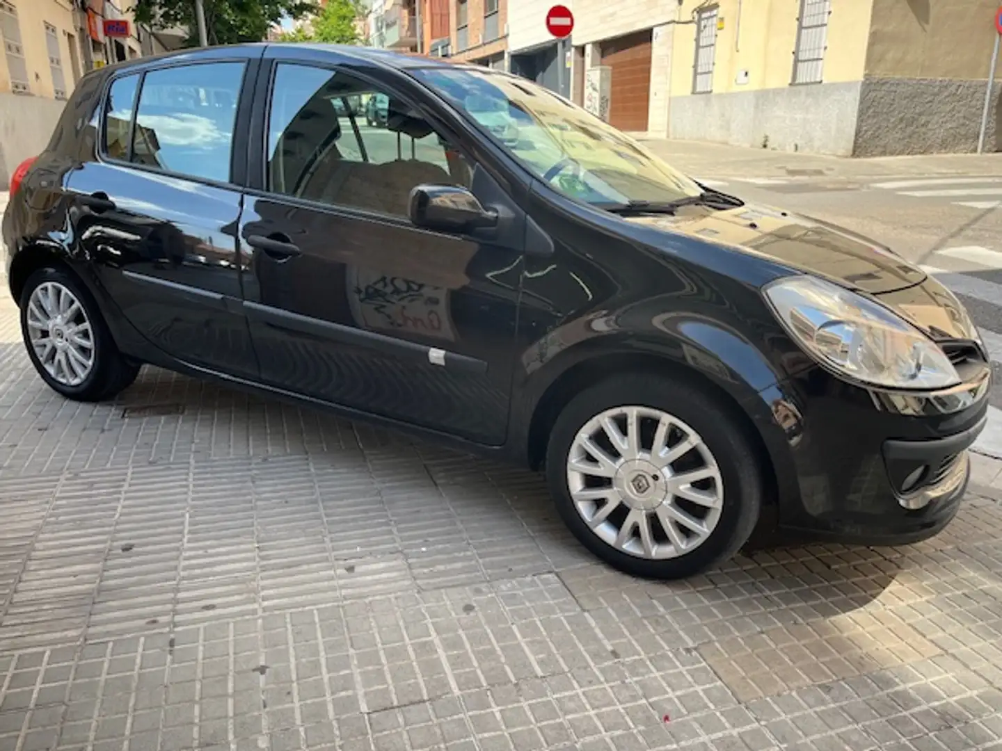 Renault Clio 1.4 Pack Dynamique Negro - 2