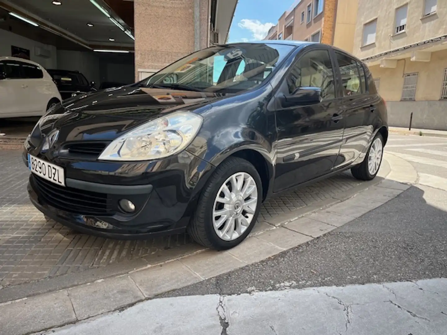Renault Clio 1.4 Pack Dynamique Negro - 1