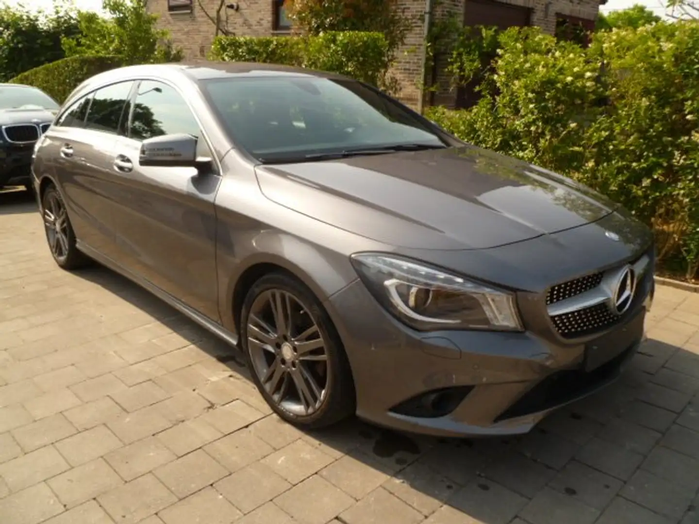 Mercedes-Benz CLA 180 BE Edition LEDER/GPS/ALU-17"/PDC/EURO 6 / 116000KM Gris - 2