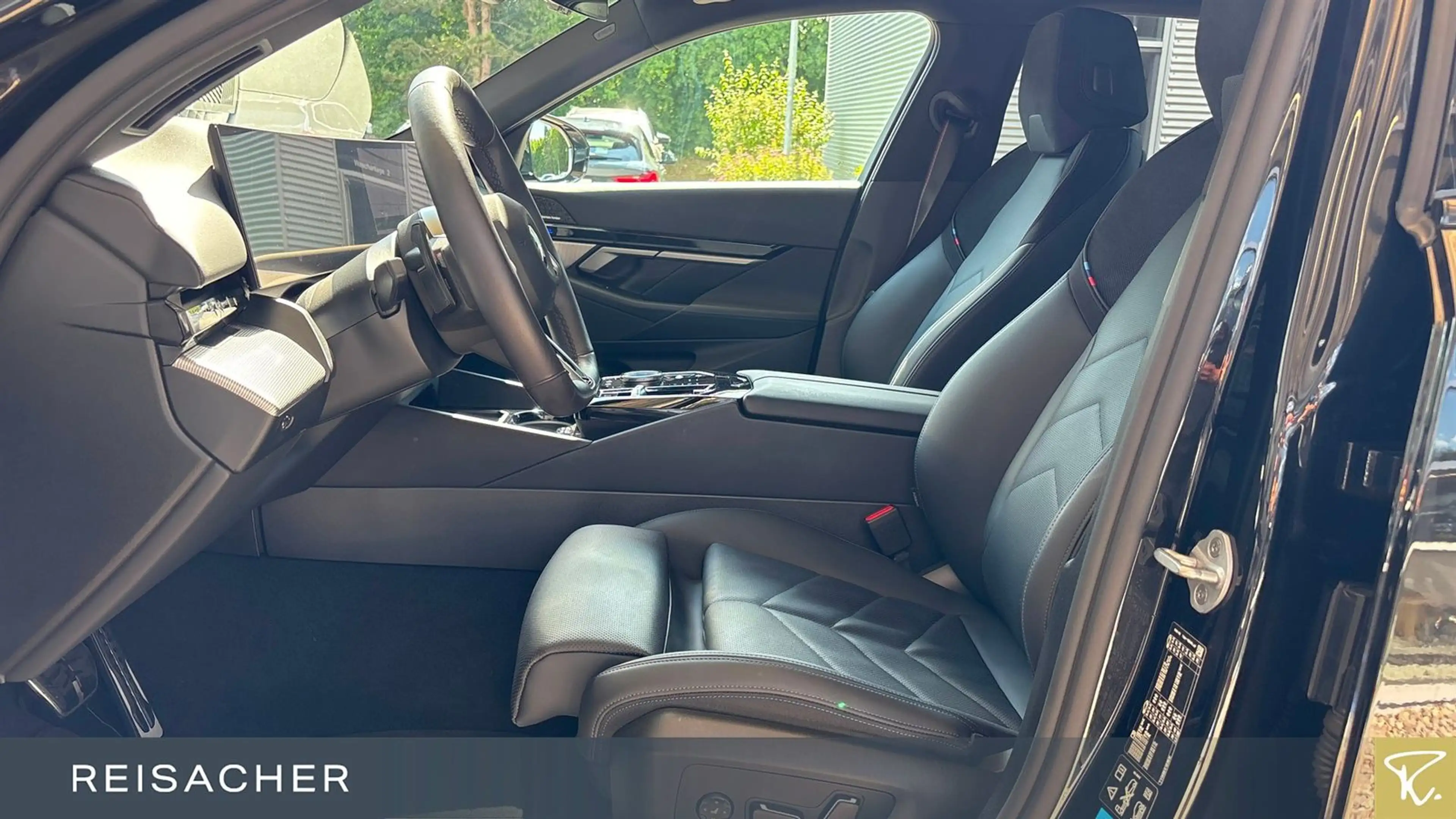 BMW 520 d A xDrive Lim,M-Sport PRO,AHK,DA+ — photo 4