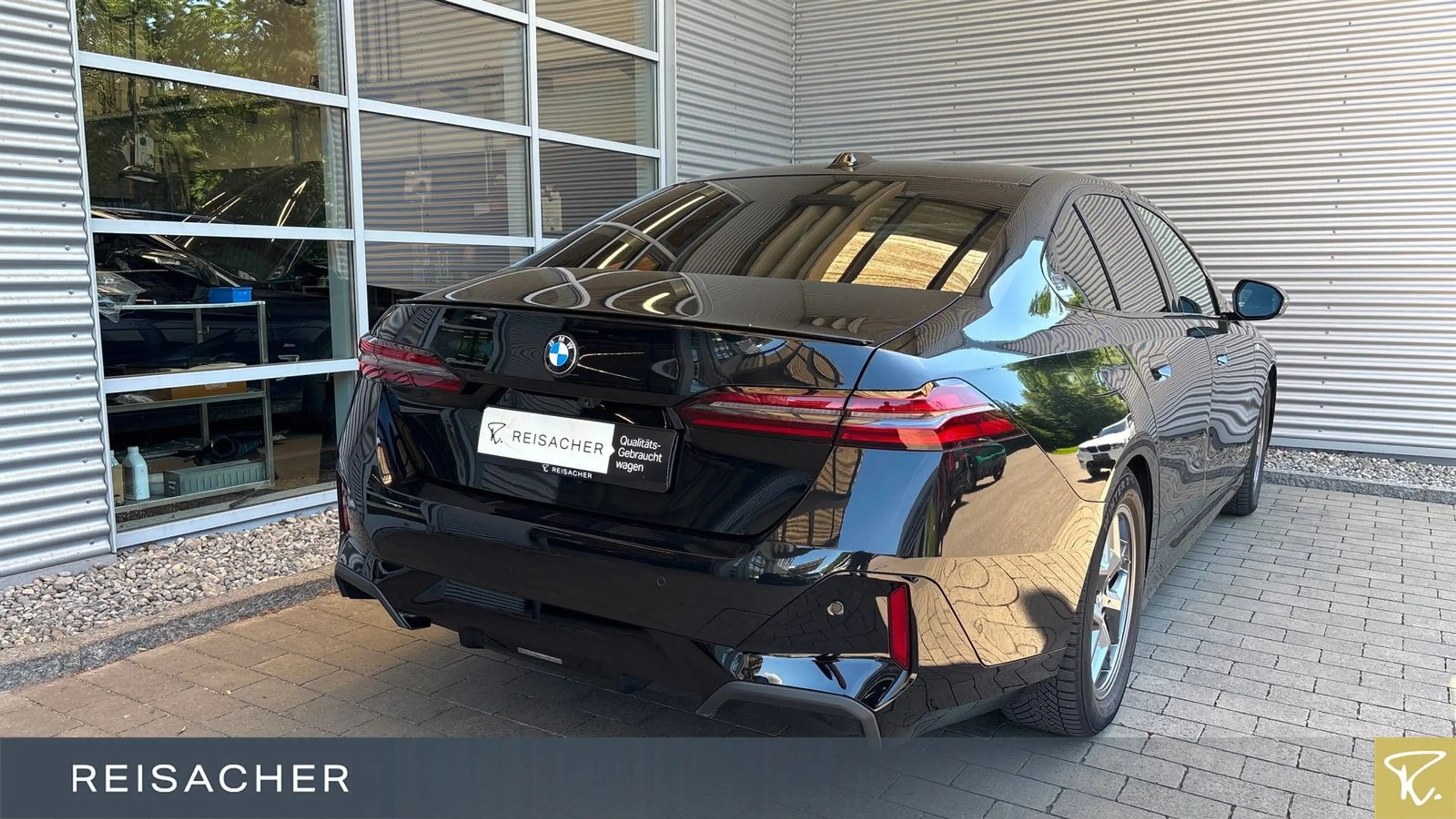 BMW 520 d A xDrive Lim,M-Sport PRO,AHK,DA+ — photo 2