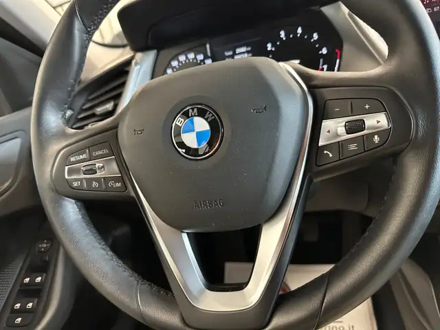 BMW 1 Series view 11