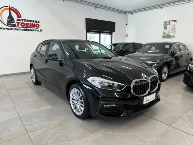 BMW 1 Series view 3