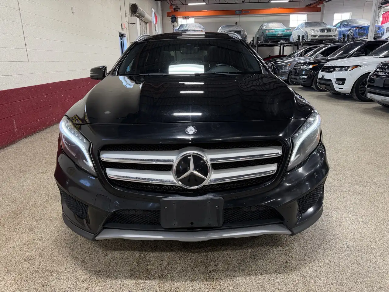 Mercedes-Benz GLA снимка Mercedes-Benz GLA