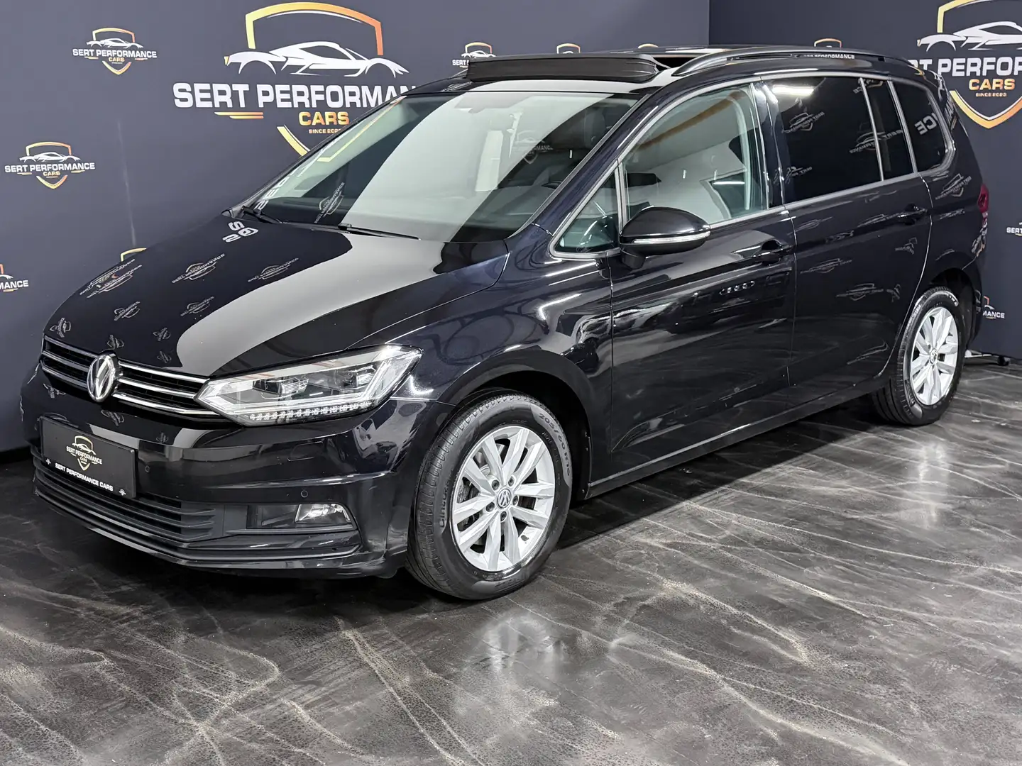 Volkswagen Touran Sky 1,6 SCR TDI DSG Schwarz - 2