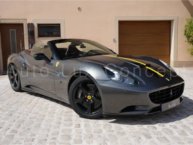 Ferrari California view 2