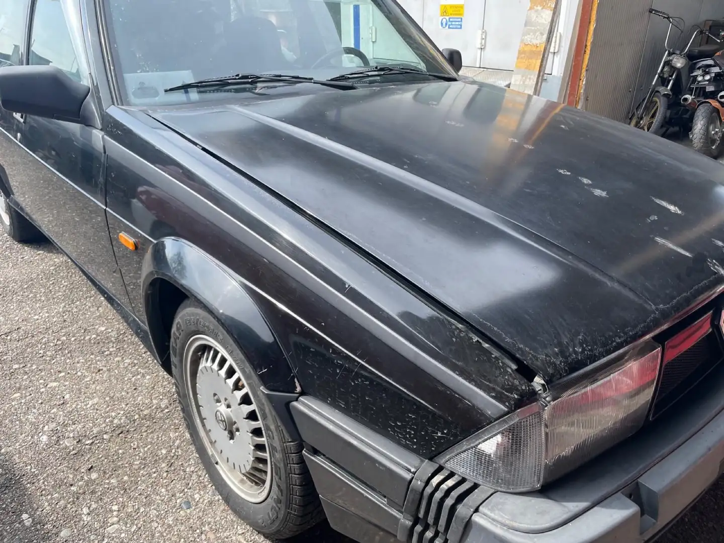 Alfa Romeo 75 1.8t Quadrifoglio Verde Negru - 2