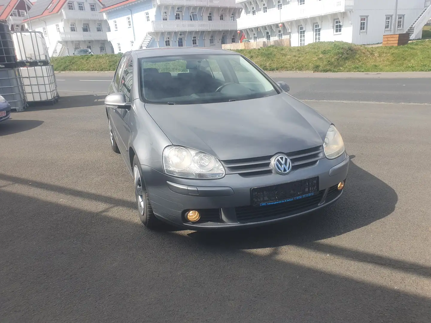Volkswagen Golf 1.6 Trendline Gris - 2