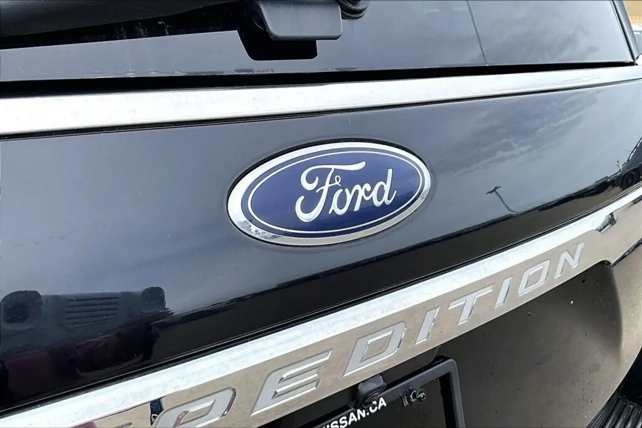 Ford Expedition снимка Ford Expedition
