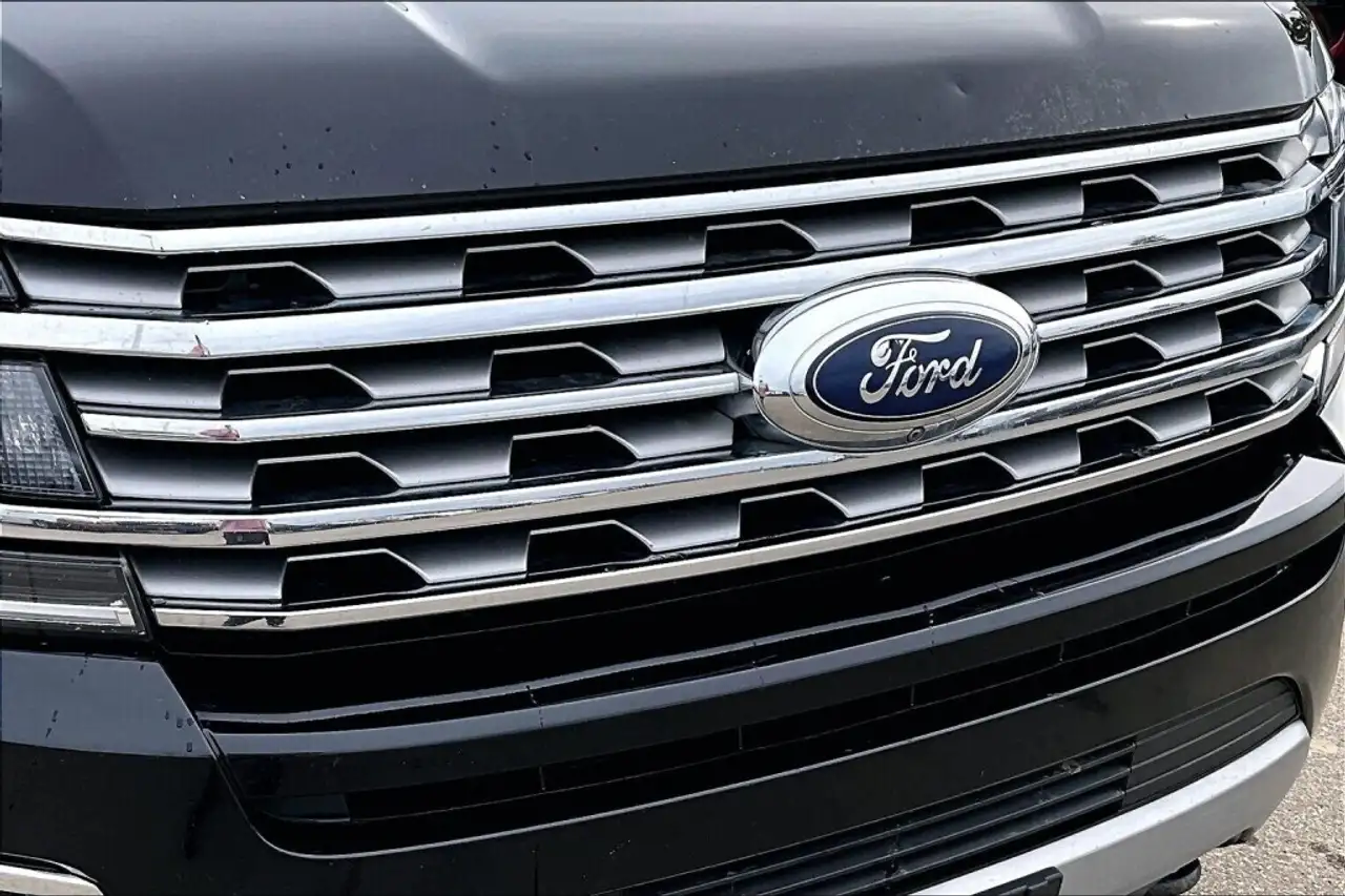 Ford Expedition снимка Ford Expedition