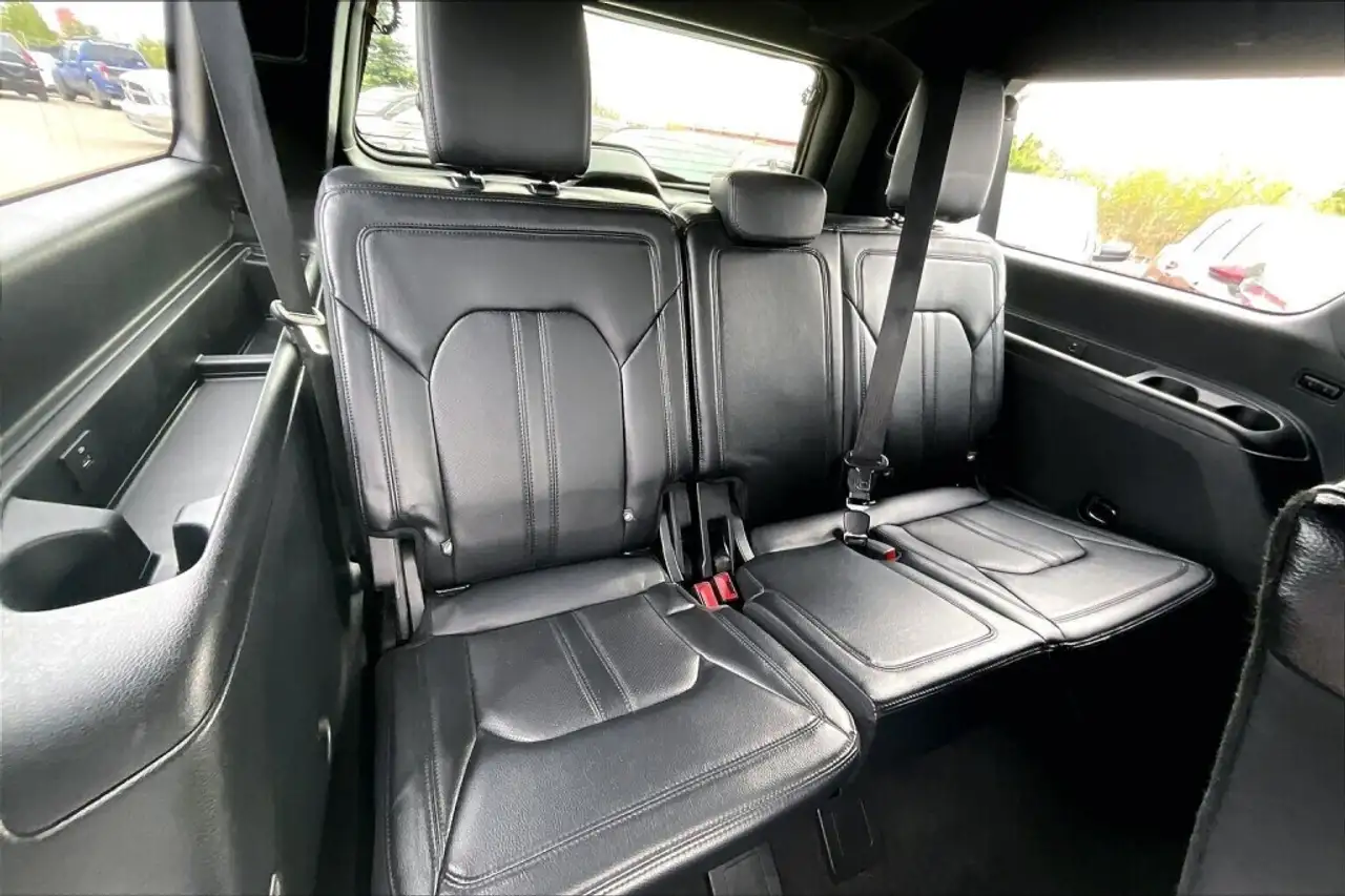Ford Expedition снимка Ford Expedition