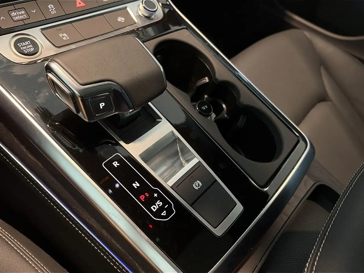 Audi Q7 снимка Audi Q7