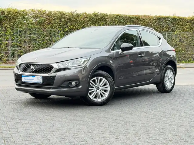 Citroen DS4 Kamera-Navi-PDC-SHZ-Totwinkel