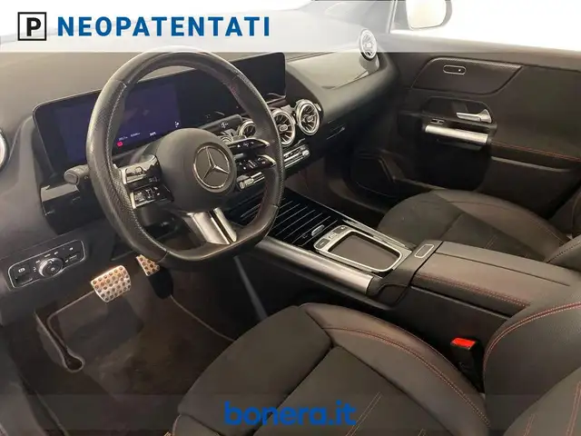 Mercedes-Benz Gla view 10