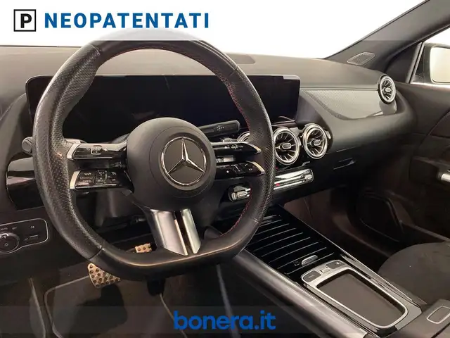 Mercedes-Benz Gla Class view 11