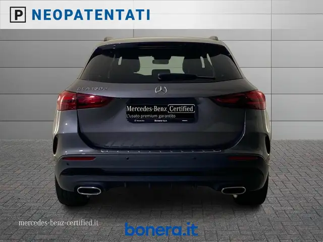 Mercedes-Benz Gla Class view 4