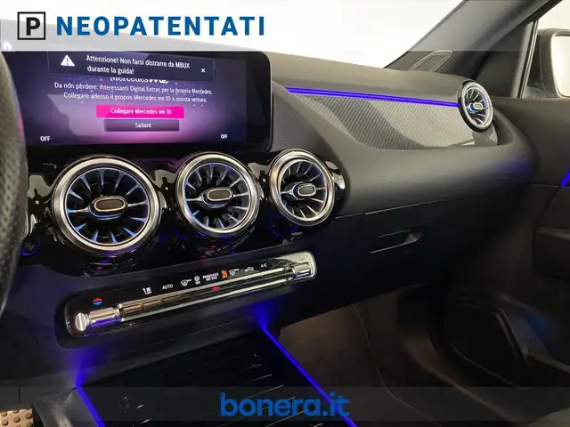 Mercedes-Benz Gla view 13