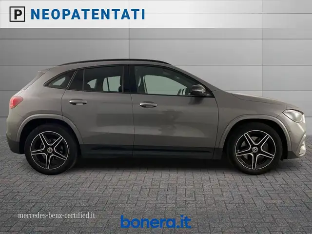 Mercedes-Benz Gla Class view 5