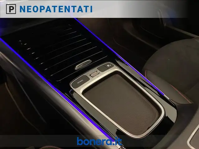 Mercedes-Benz Gla Class view 14