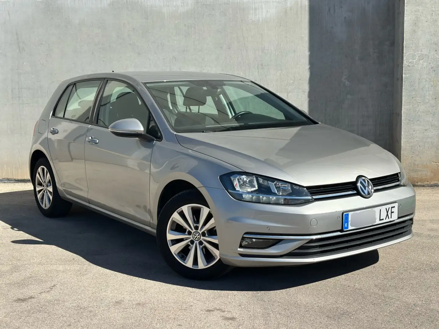Volkswagen Golf 1.0 TSI Advance 81kW Grau - 2