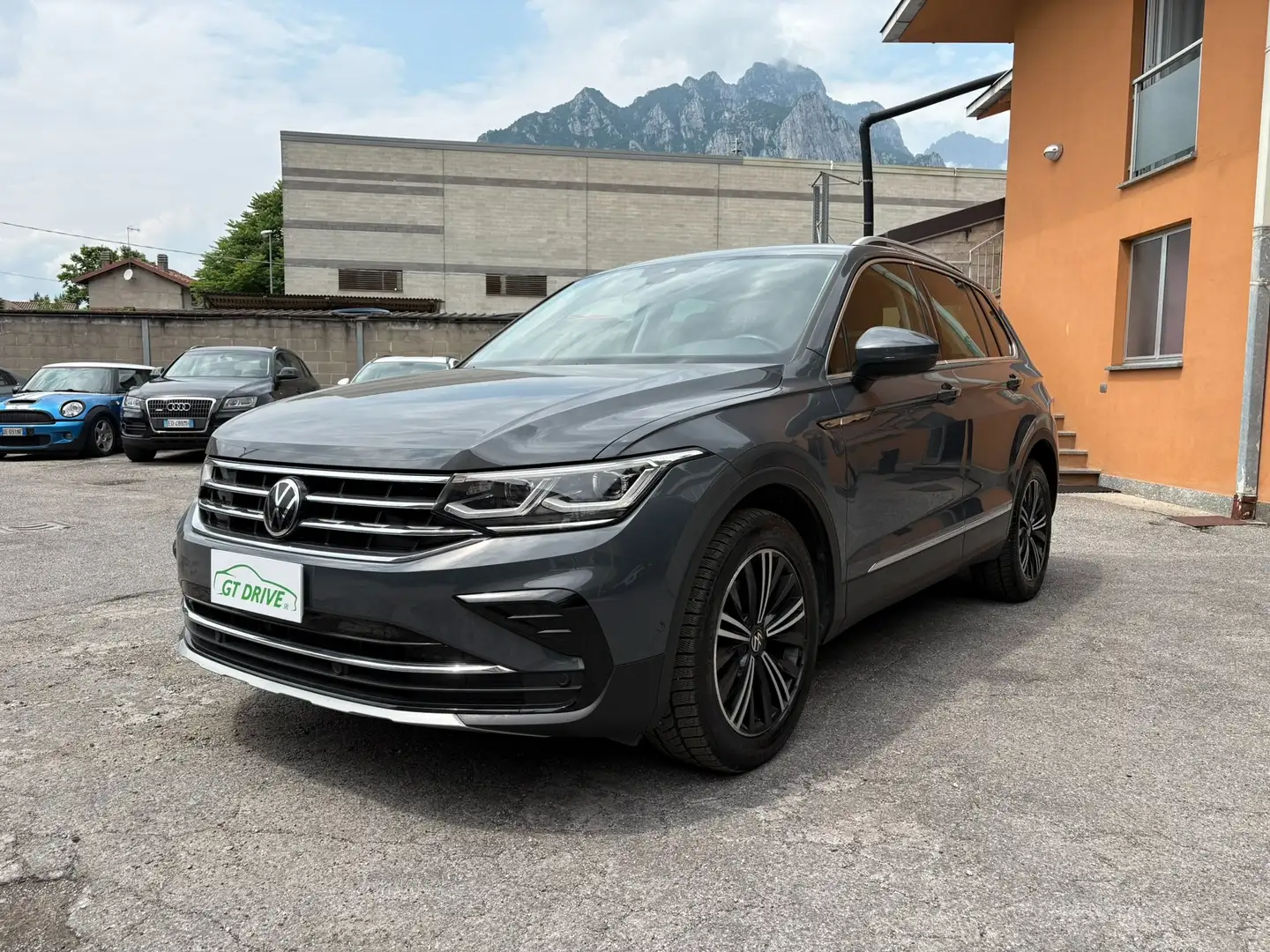 Volkswagen Tiguan Tiguan 2.0 tdiR-Line150cv dsg-KM 65.400 AUTOMATICA Grigio - 1
