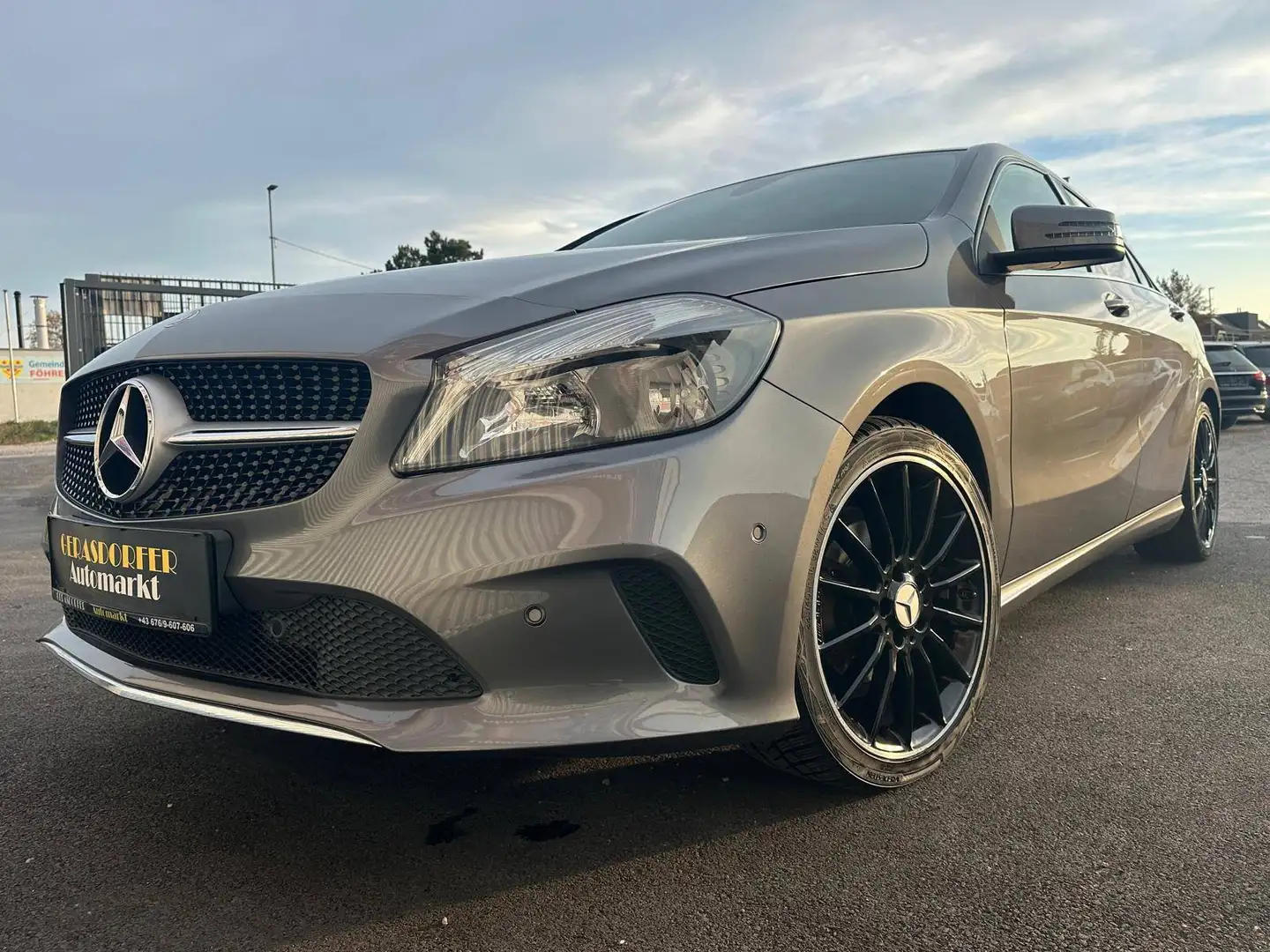 Mercedes-Benz A 180 A 180 d Aut. BlueEfficiency **Finanzierung** Grau - 2