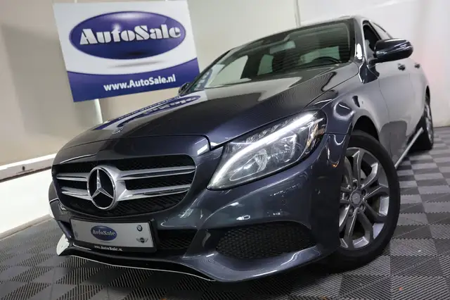 Mercedes-Benz C-Class view 29