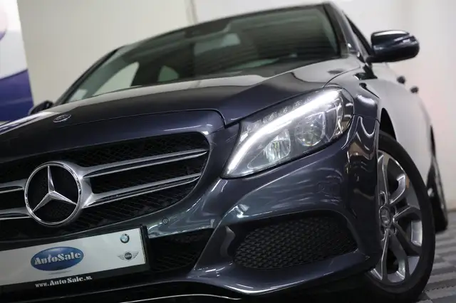 Mercedes-Benz C-Class view 25