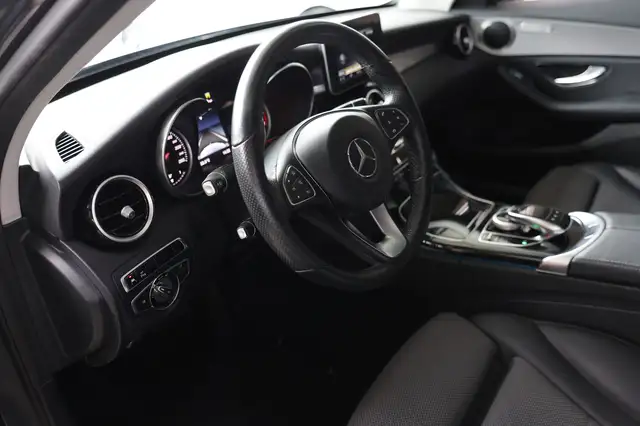 Mercedes-Benz C-Class view 11