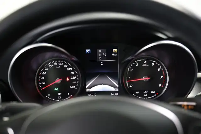Mercedes-Benz C-Class view 19