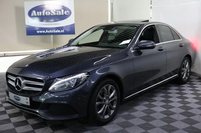 Mercedes-Benz C-Class view 8