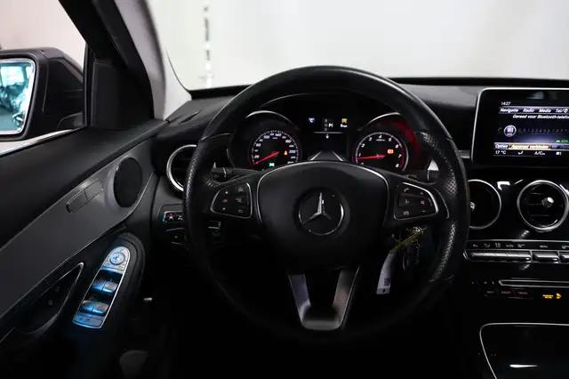 Mercedes-Benz C-Class view 13