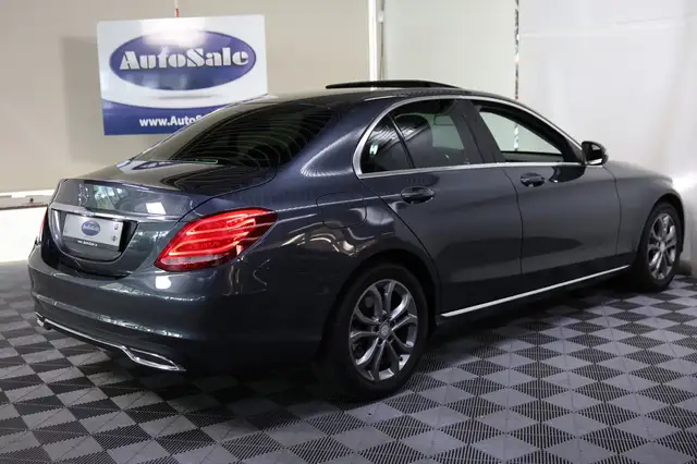 Mercedes-Benz C-Class view 9