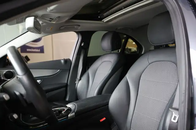 Mercedes-Benz C-Class view 12