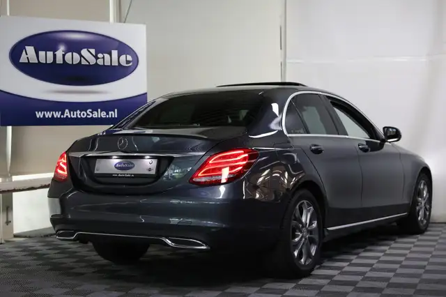 Mercedes-Benz C-Class view 3