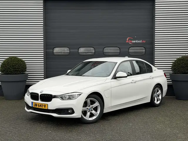 BMW 330 3-serie 330e Centennial Executive | Navigatie | Ca