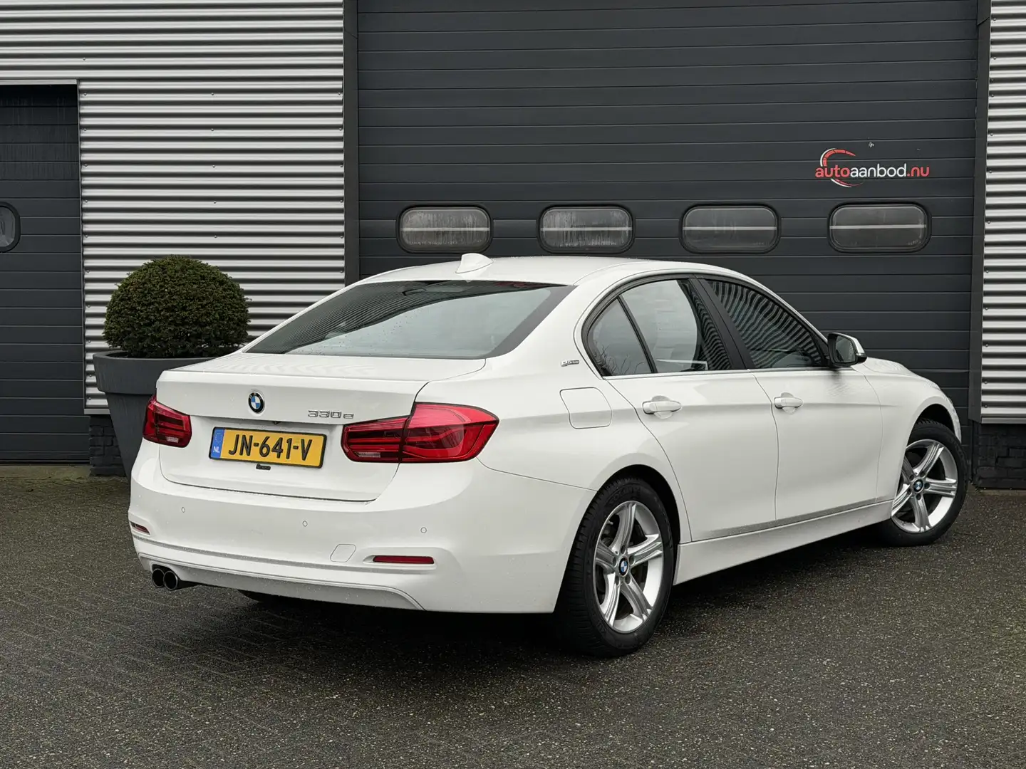 BMW 330 3-serie 330e Centennial Executive | Navigatie | Ca Weiß - 2