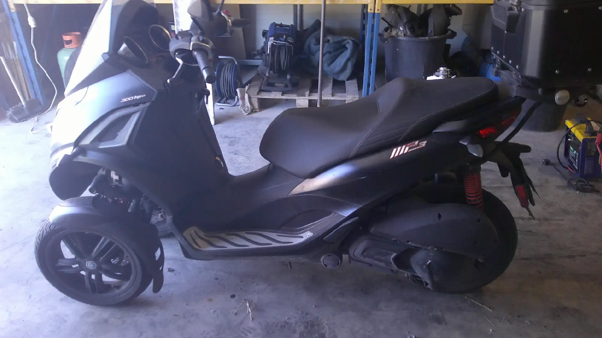 Piaggio MP3 300 - 1