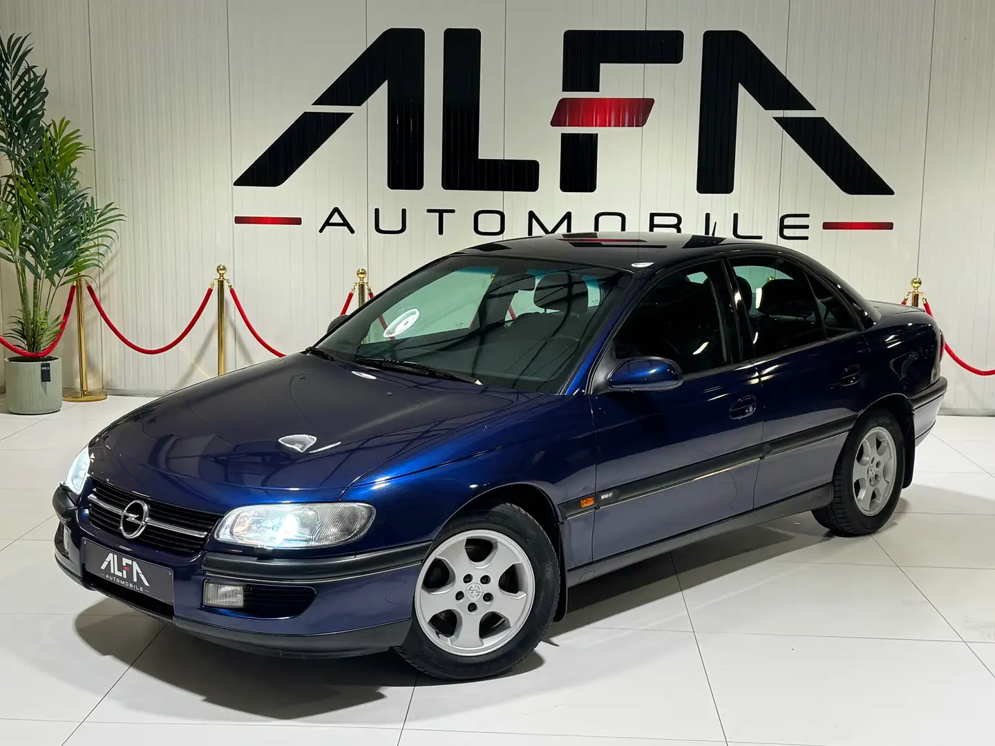 Opel Omega 2.0 DTI *État Showroom*Youngtimer*1erMain* Blauw - 1