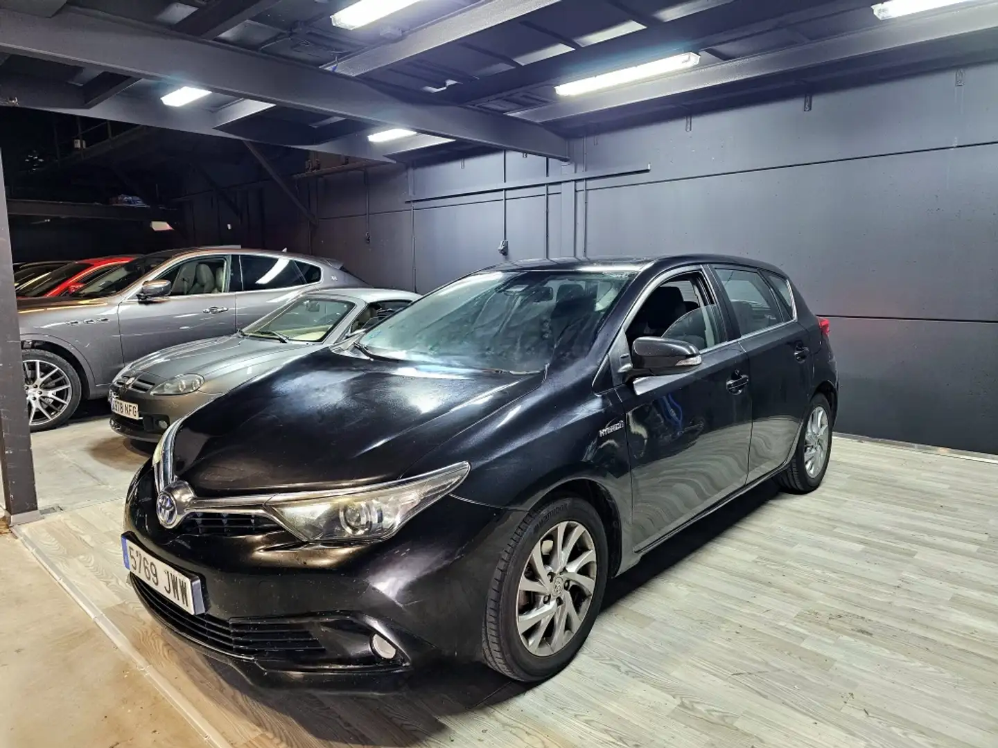 Toyota Auris hybrid 140H Advance Negro - 1