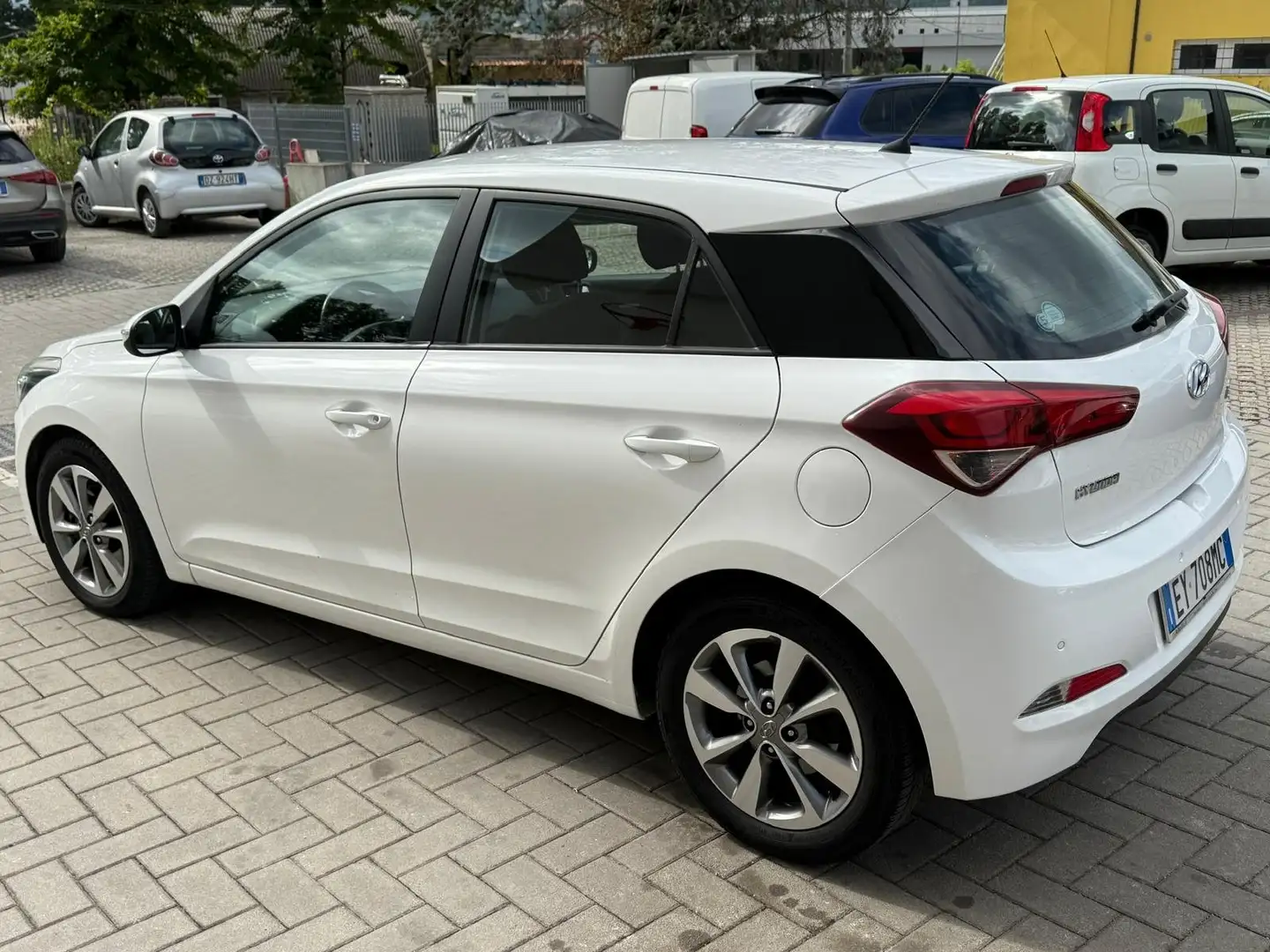 Hyundai i20 i20 II 2015 5p 1.1 crdi Style 75cv Bianco - 2