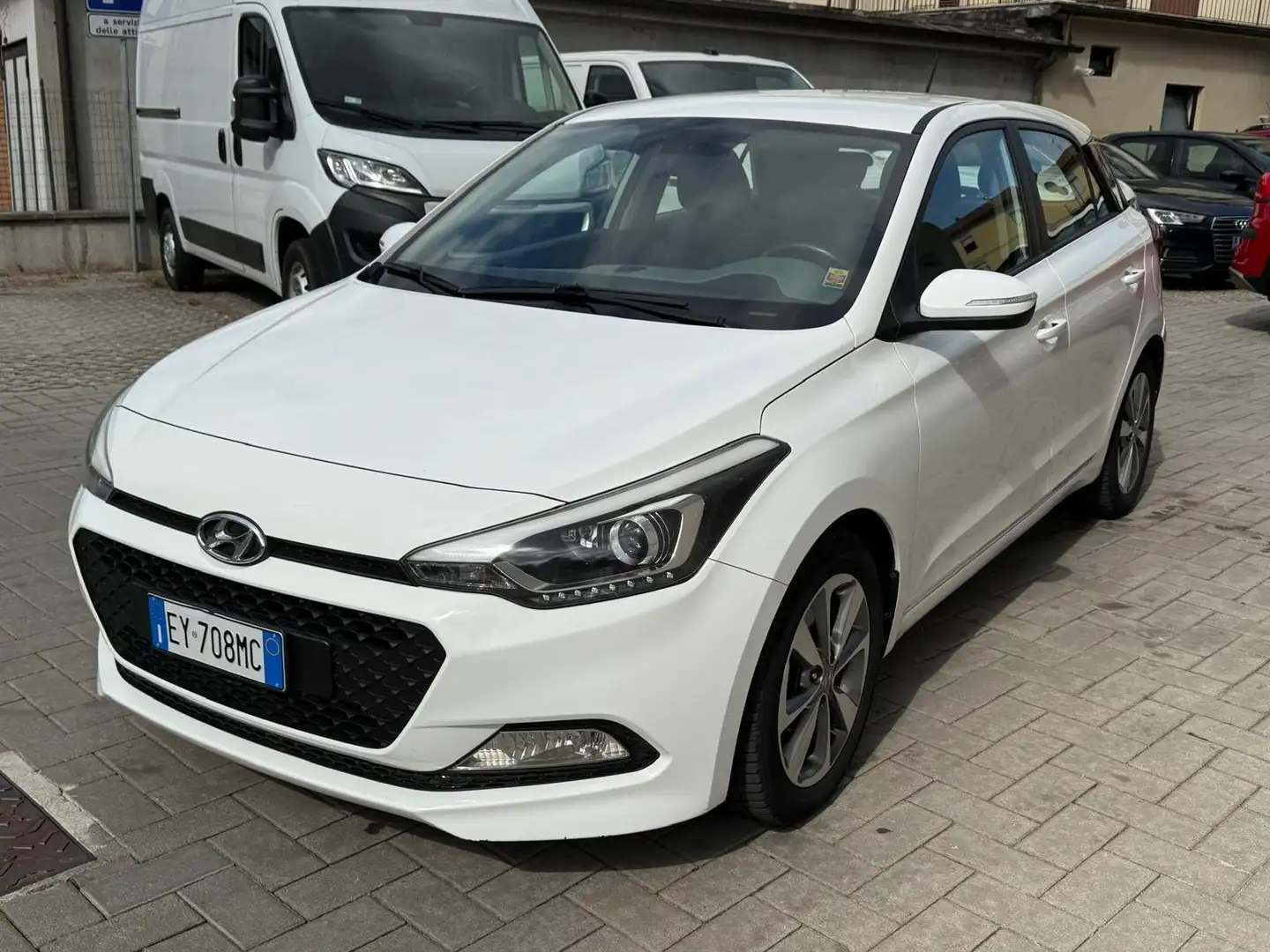 Hyundai i20 i20 II 2015 5p 1.1 crdi Style 75cv Bianco - 1