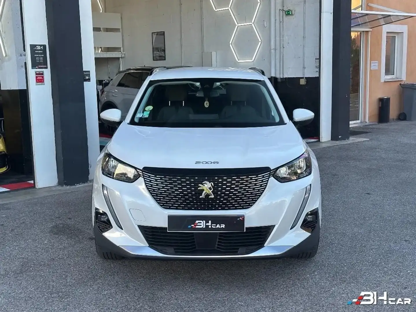 Peugeot 2008 ALLURE BLUEHDI 110cv / ATTELAGE Weiß - 2