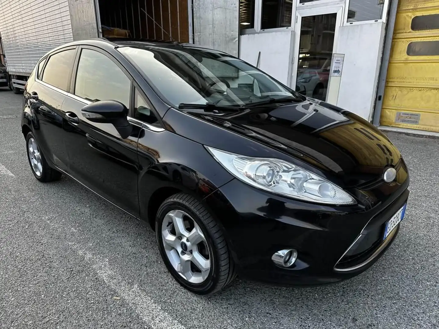Ford Fiesta 1.2 16v Titanium 82cv 5p FL Noir - 2