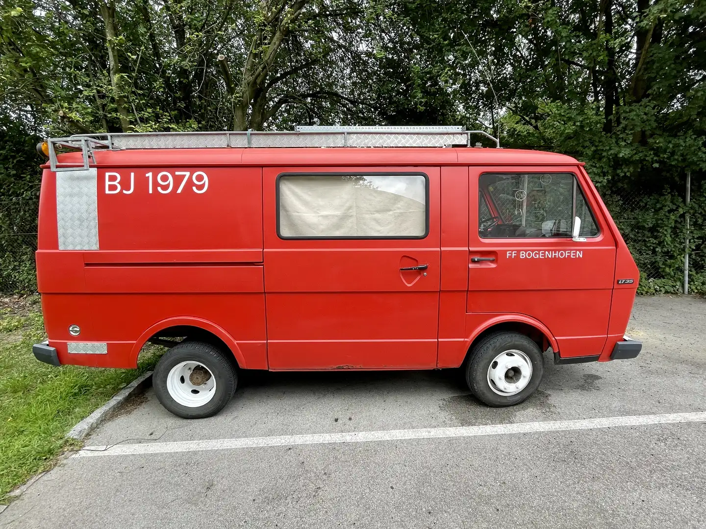 Volkswagen LT 291 Feuerwehr Campingbus Rot - 1