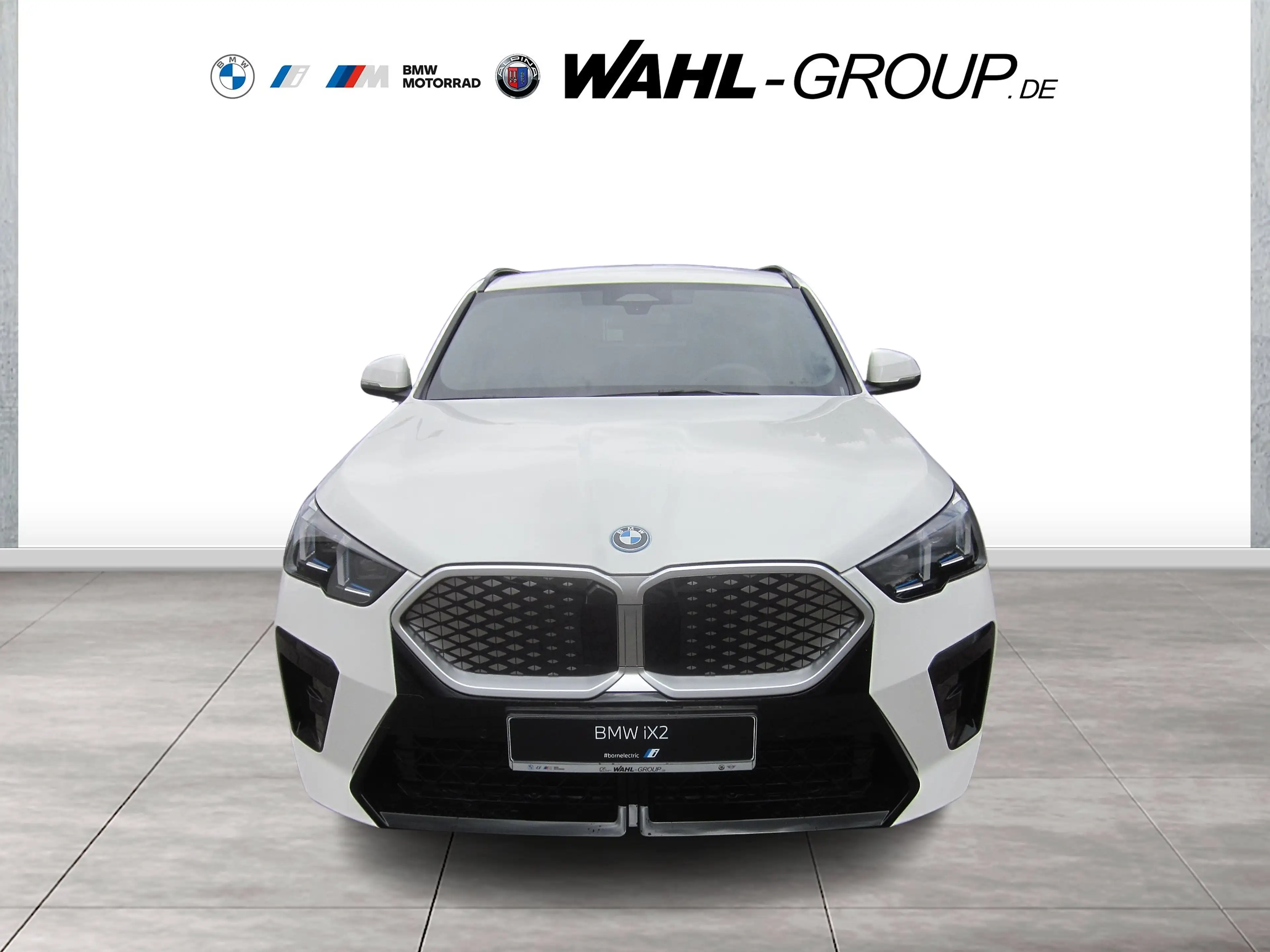 BMW iX2 eDrive20 M Sport AHK Premium LiveCockp Adapt LED — photo 3